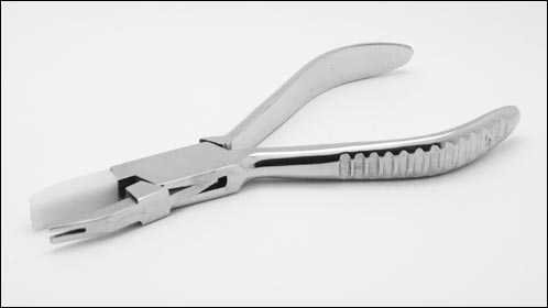 Plier to ajust pierced